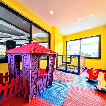 Konak Cleopatra Twin Towers 2 Plus 1 דירה *