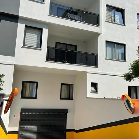 Konak Cleopatra Twin Towers 2 Plus 1 Apartment *